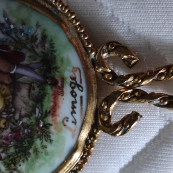 Vintage Limoges Fragonard Signed Hand Painted Mirror - Picture 3 of 3